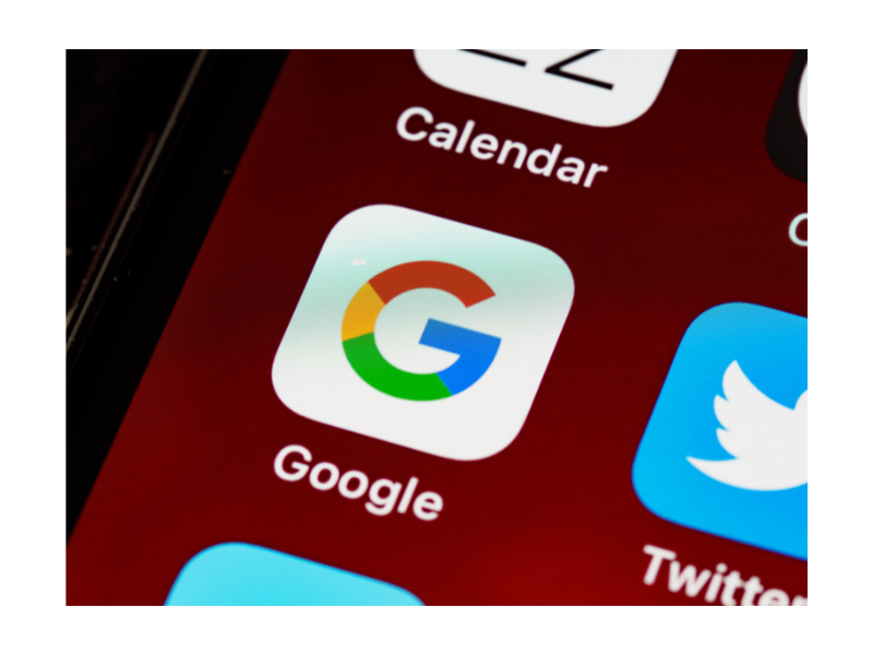 Detail photo of the Google app icon on a smartphone screen